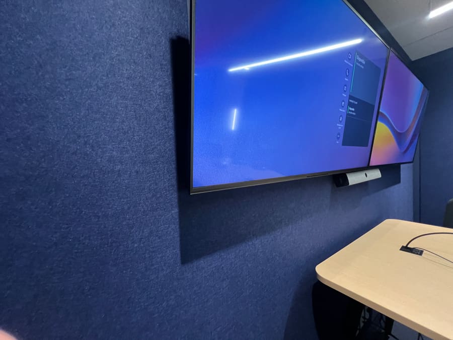 ÜNO Board — Wall covering